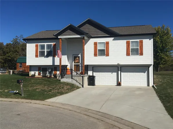 230 Village Circle Dr, Winfield, MO 63389