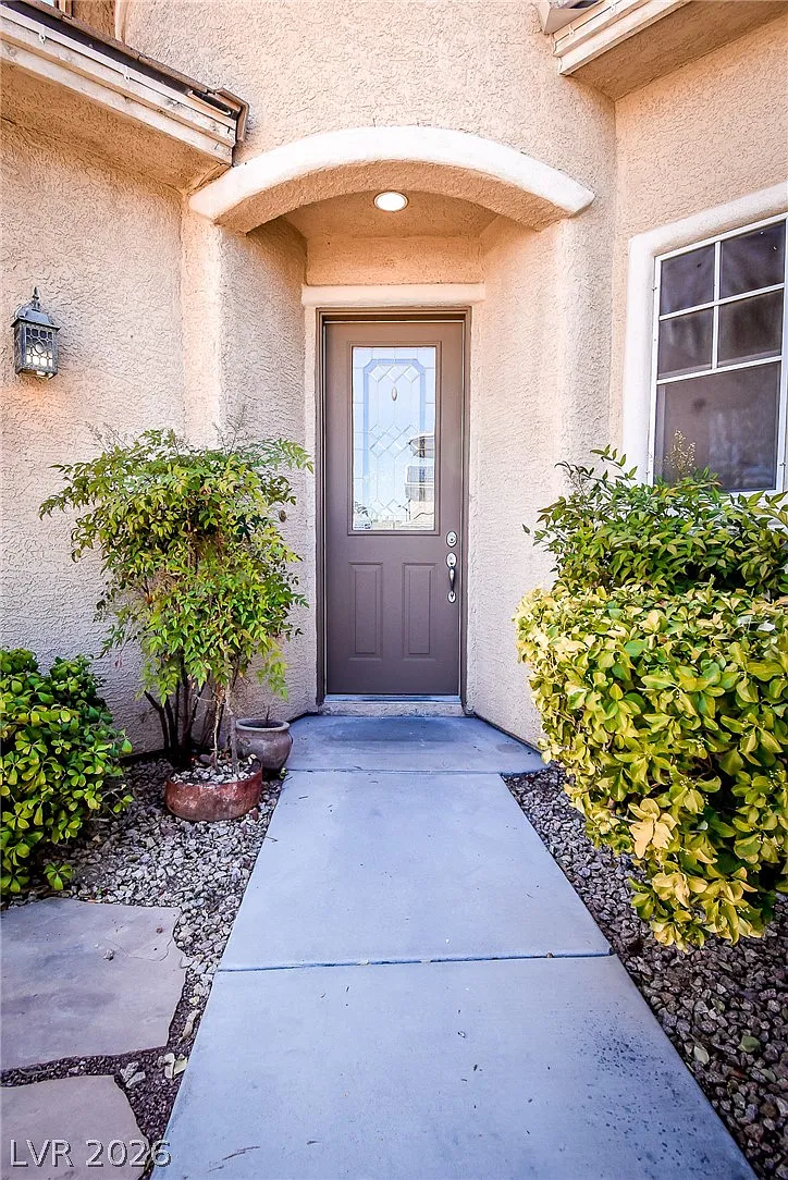 3 bed, 3.5 bath, 2496 sqft, $3,250 — Photo 4