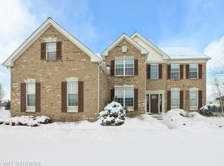 5564 Chancery Rd, Gurnee, IL 60031