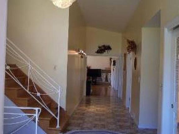 4th image of 4460 W Arthur Ave