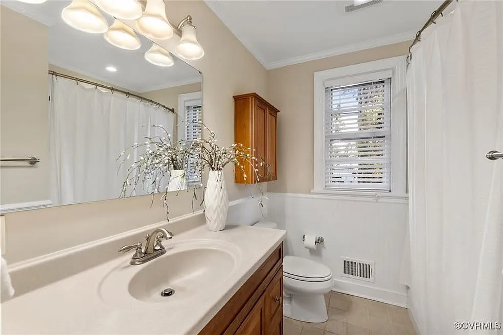 3 bed, $2,000 — Photo 4