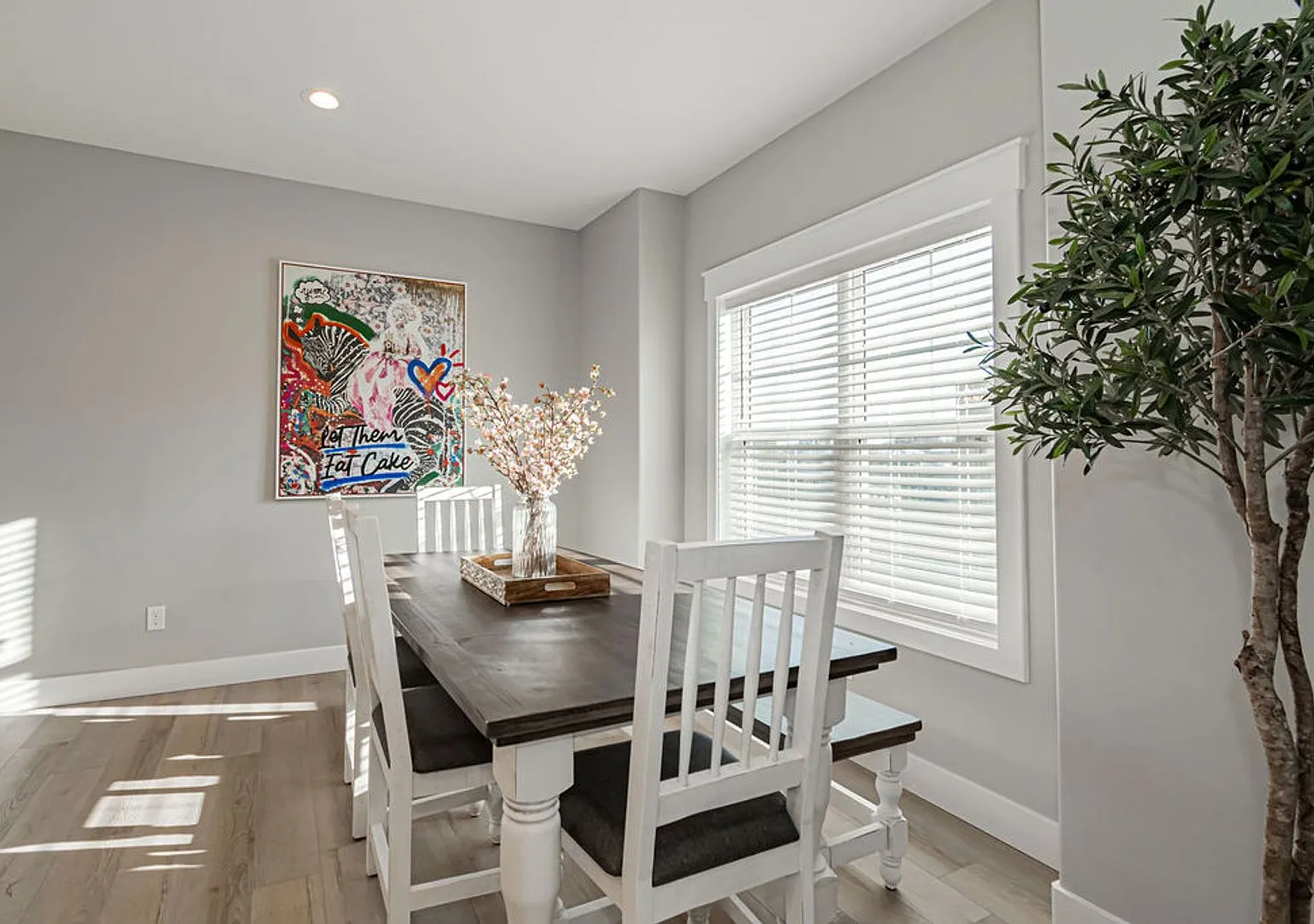 Fully Furnished Townhome Utilities & WiFi Included! — Photo 3