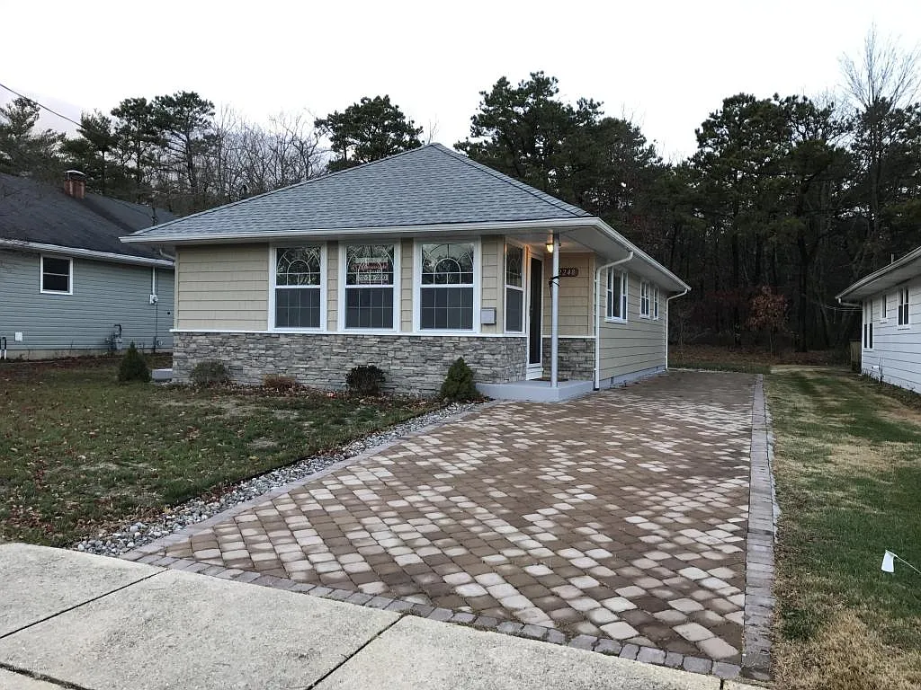 2248 Mount Hood Ln photo 1