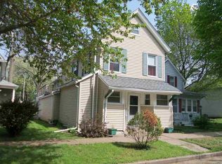 2351 Farnam St, Davenport, IA 52803