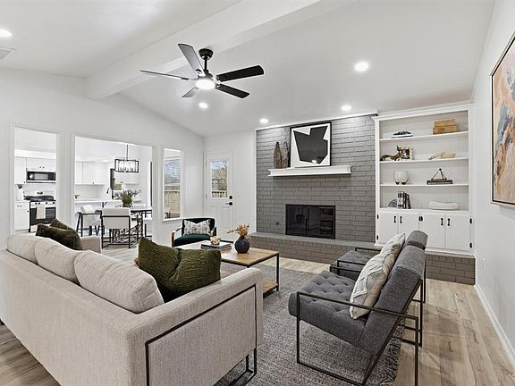 2nd image of 2117 Summer Oak Dr