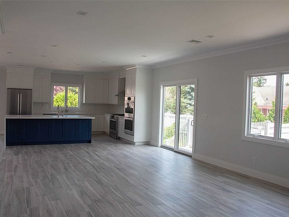 5th image of 126 Cayuga Ave