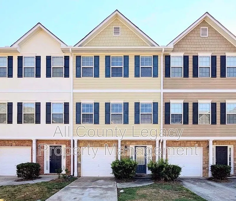 6381 Redan Sq