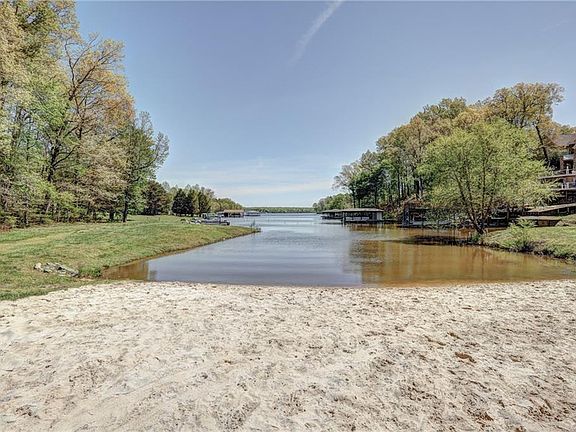 3rd image of 115 Beaver Pond Way