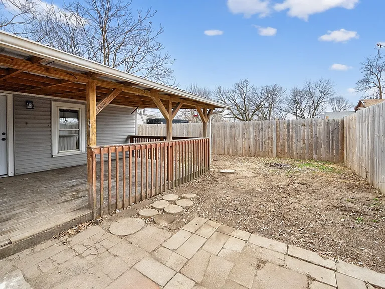 2804 Yankee Rd — Photo 37