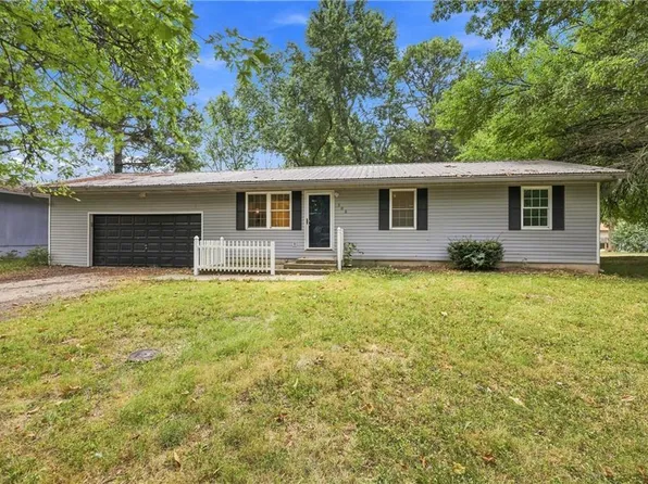 105 W 8th St, Knob Noster, MO 65336