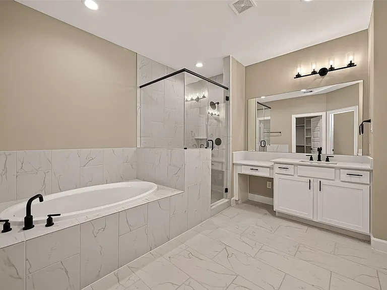 4309 Dickson St #B — Photo 39