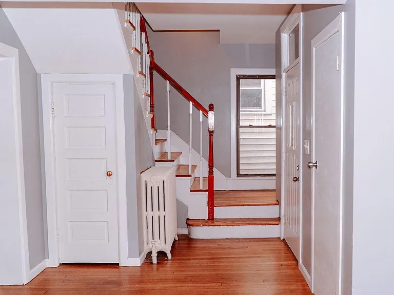 830 Myrtle Ave — Photo 5