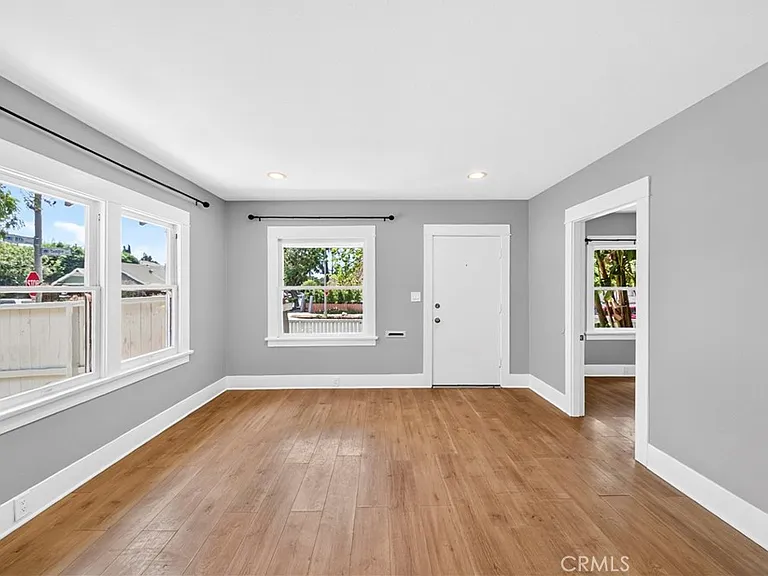 800 Temple Ave — Photo 6