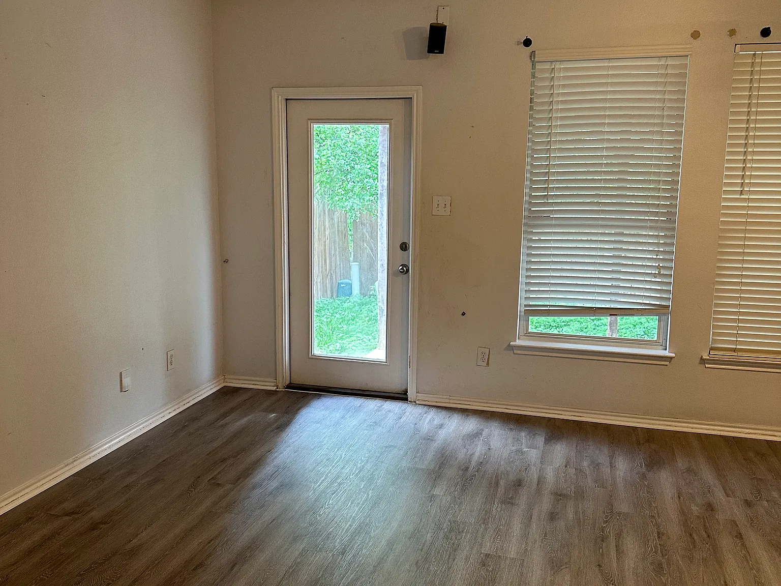 3 bed, 2.5 bath, 2000 sqft, $2,100 — Photo 4
