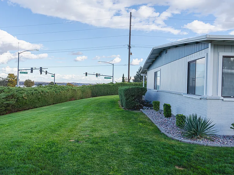 1013 N Neel St — Photo 29