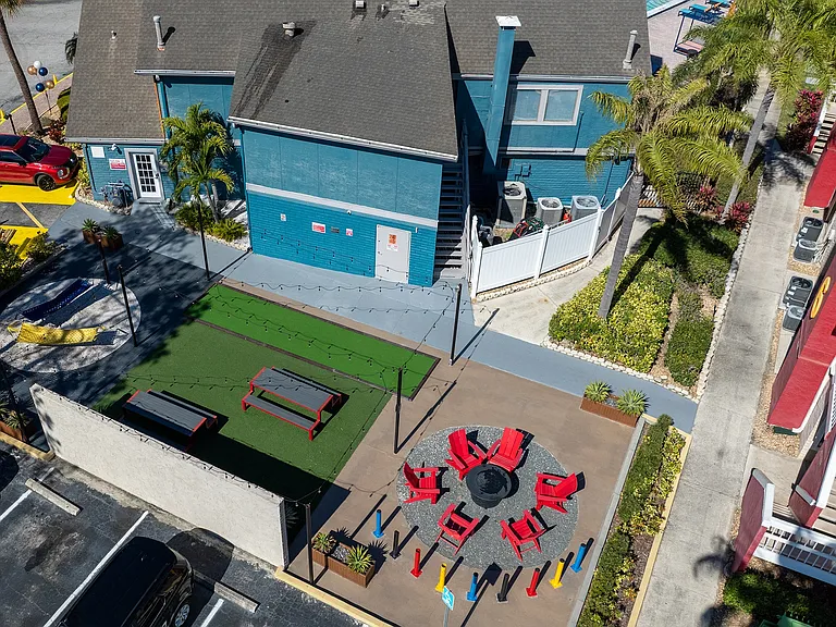 Fusion Orlando - Outdoor Lounge Area