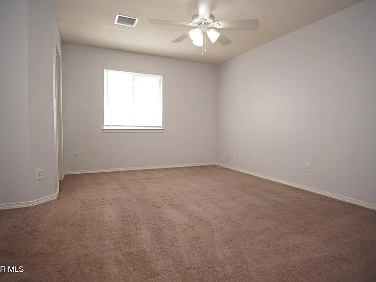 3400 Blue Earth Ln #D — Photo 11