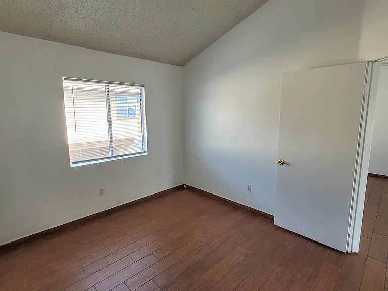 Tahoe Manor — Photo 9