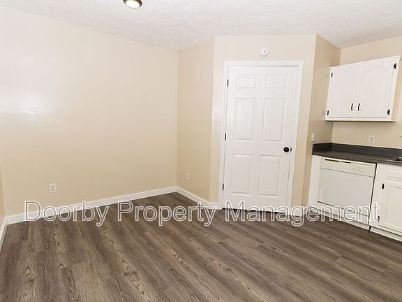 5th image of 2425 Ashmore Ave #1