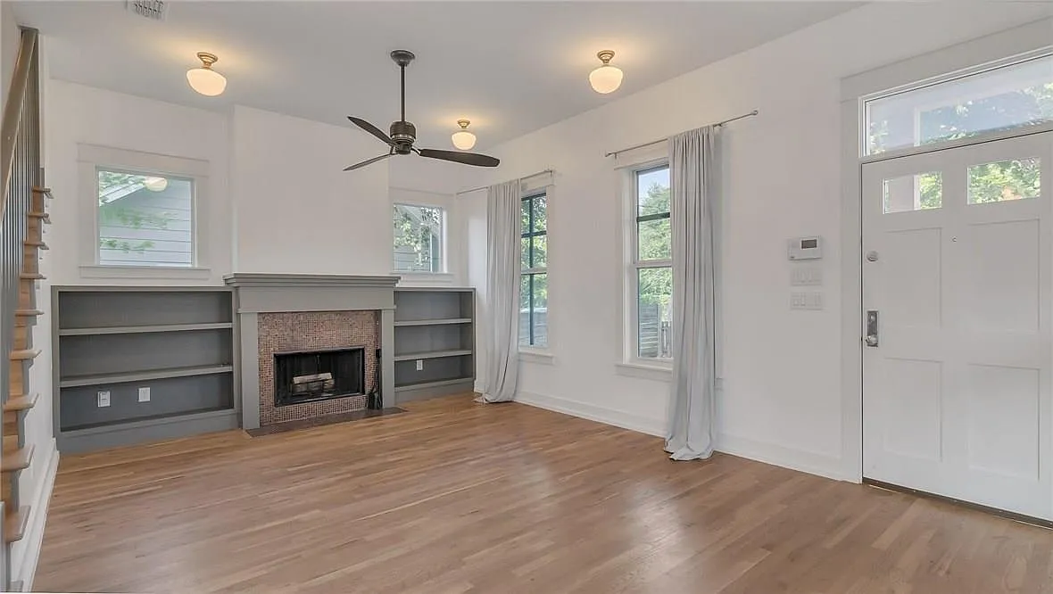 3 bed, 2.5 bath, 1456 sqft, $3,450 — Photo 2