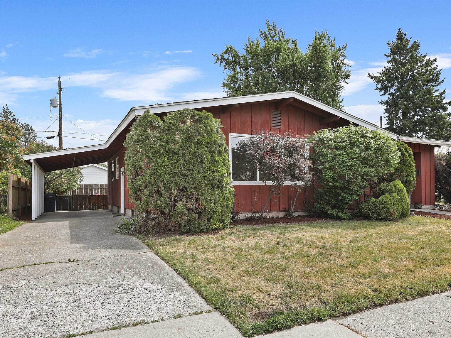 5804 N Maple St, Spokane, WA 99205 | Zillow