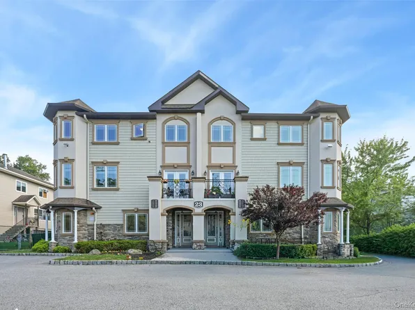 23 Calvert Drive #111, Monsey, NY 10952