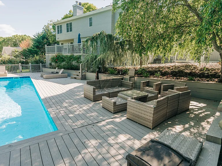 20 Stuart Ct — Photo 37