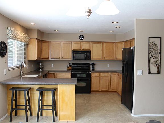 2nd image of 4827 W Commonwealth Pl