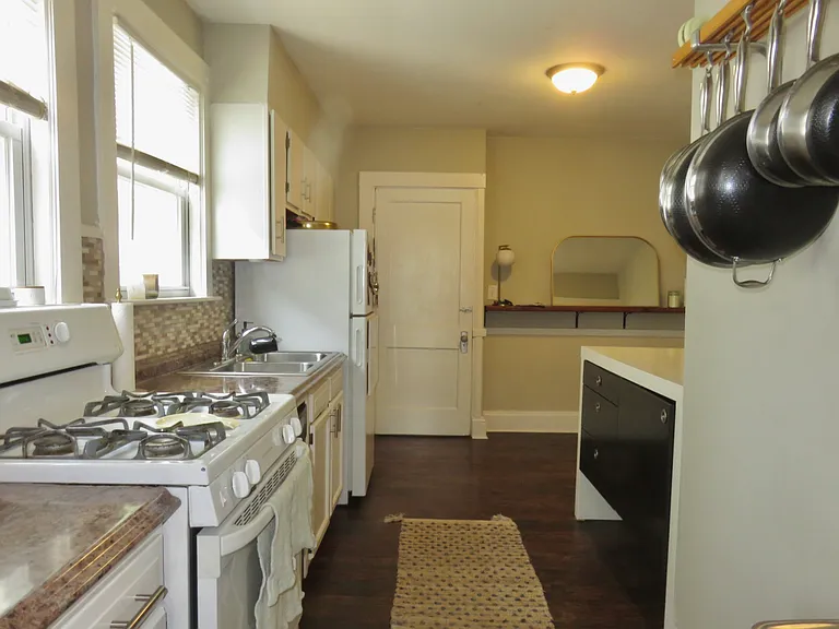 37-39 Parmenter Rd — Photo 10