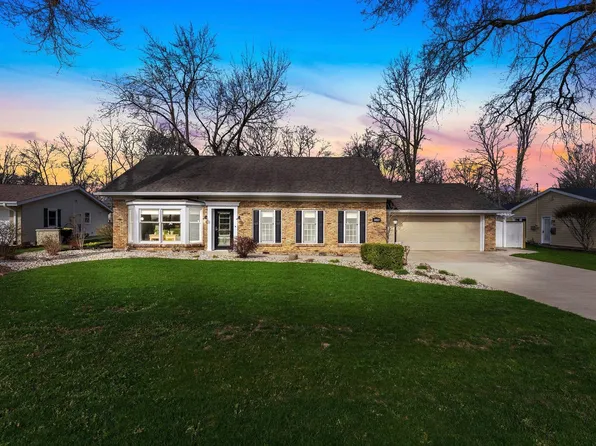 2821 Devon Dr, Fort Wayne, IN 46815