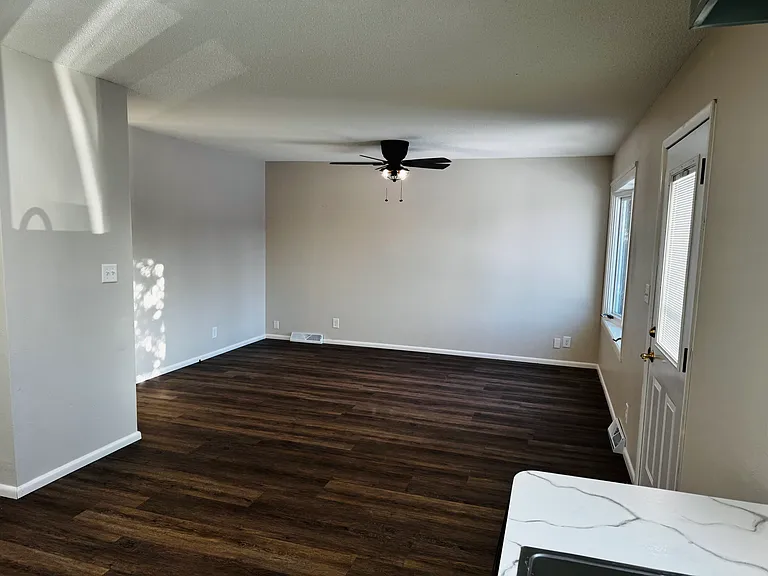 59 Fleetwood Rd NW — Photo 14