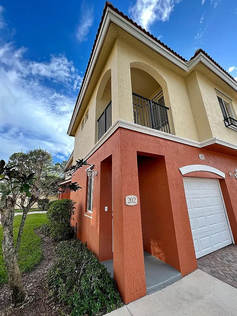 Central Stuart Townhome- Vilabella Community in the Center of Stuart! — Photo 1