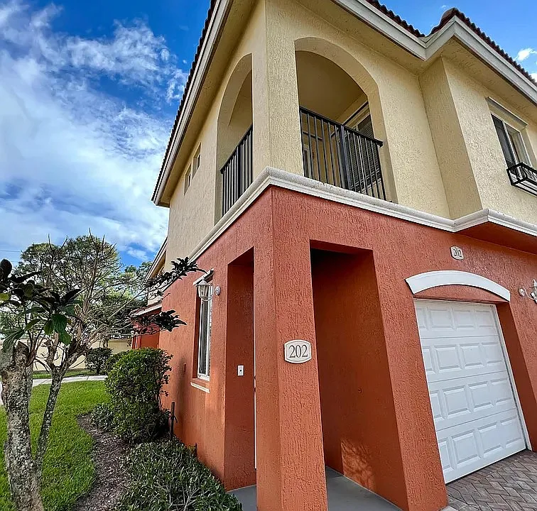 49 SE Sedona Cir #202