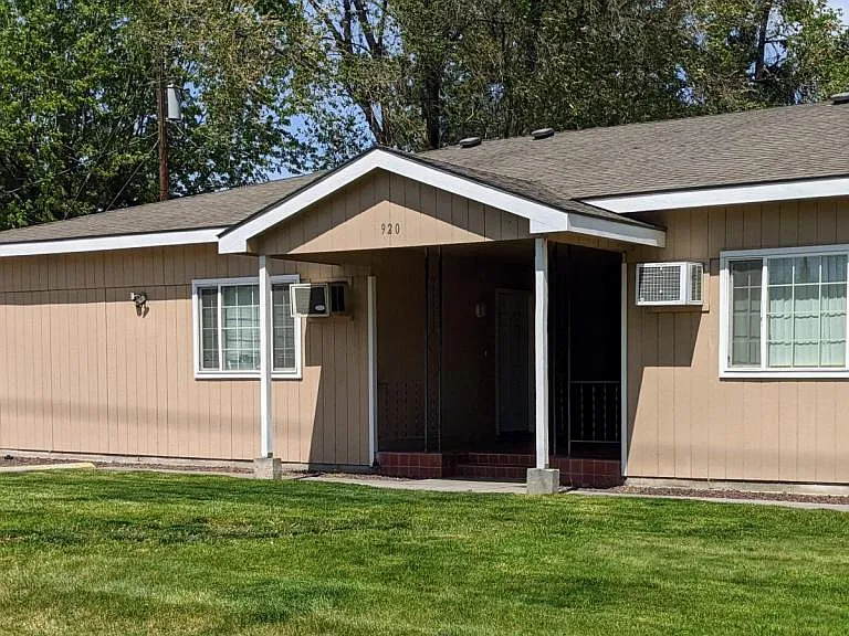 920 W Entiat Ave #C — Photo 1