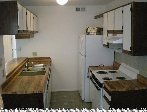 2nd image of 424 Shelter Dr