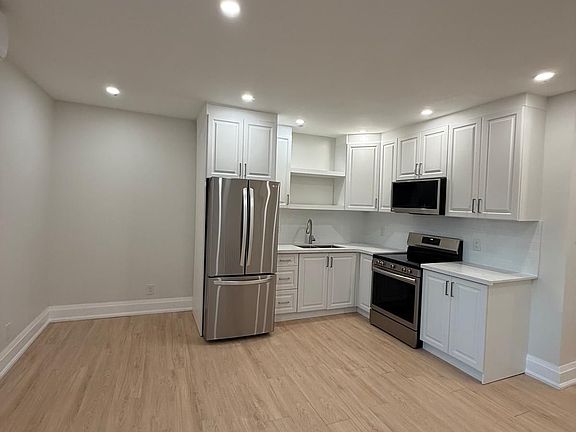 3rd image of 380 Clinton St