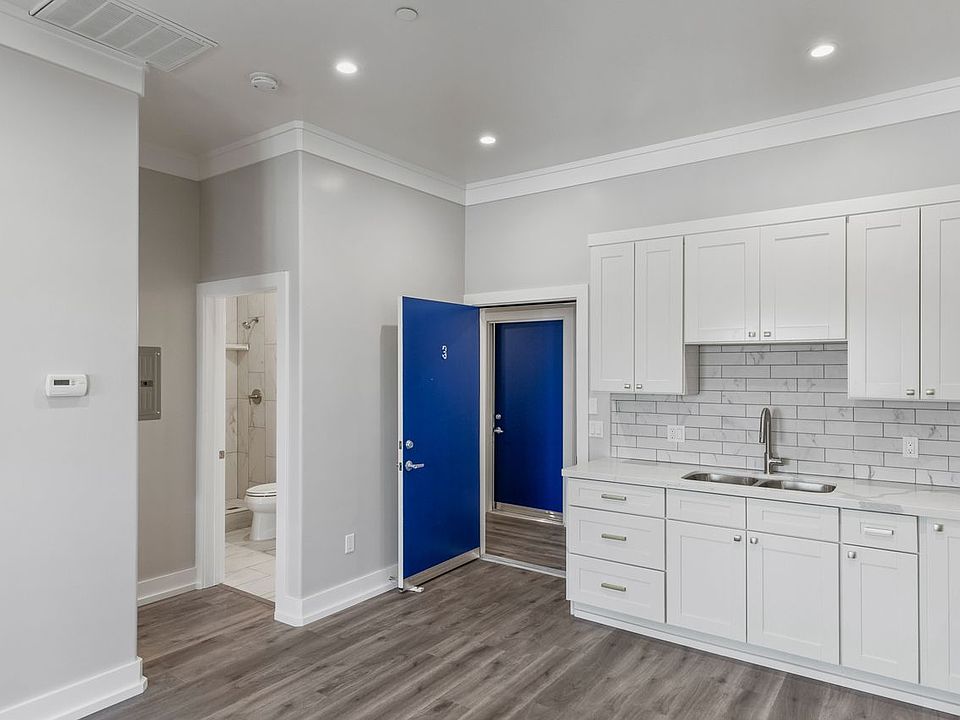 1st image of 1104 Broadway Ave #3