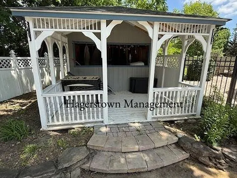 11507 Rolling Green Ct — Photo 3
