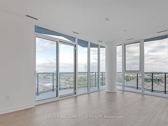 4th image of 108 Peter St #701