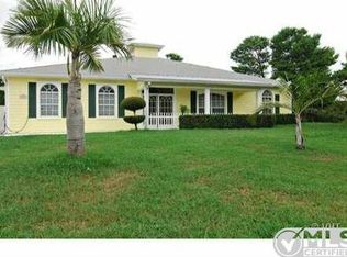 9637 SE Sharon St, Hobe Sound, FL 33455