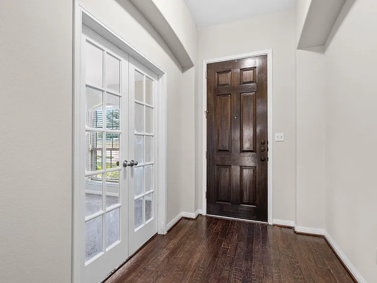 2923 Bluffstone Dr — Photo 4