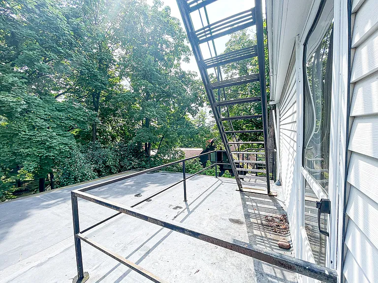 705 E Seneca St — Photo 20
