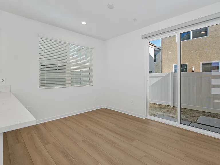 2638 E Lincoln Paseo #2638 — Photo 5