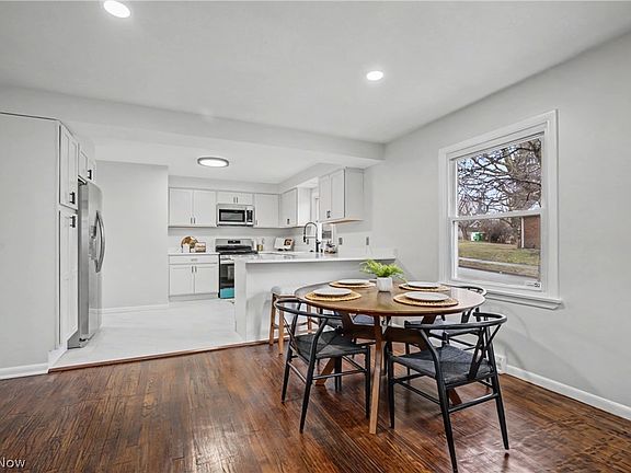 3rd image of 1732 Glenridge Rd