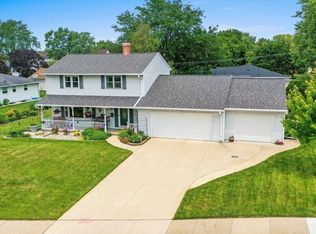 709 Virginia Dr, De Pere, WI 54115