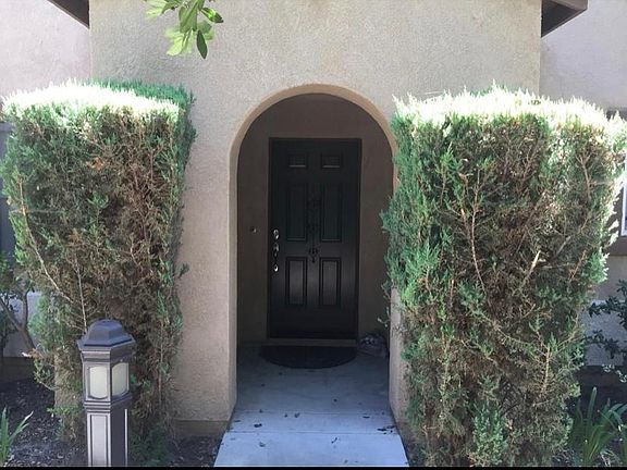 2nd image of 321 N Placer Privado
