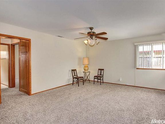 5th image of 3424 Windsor Dr