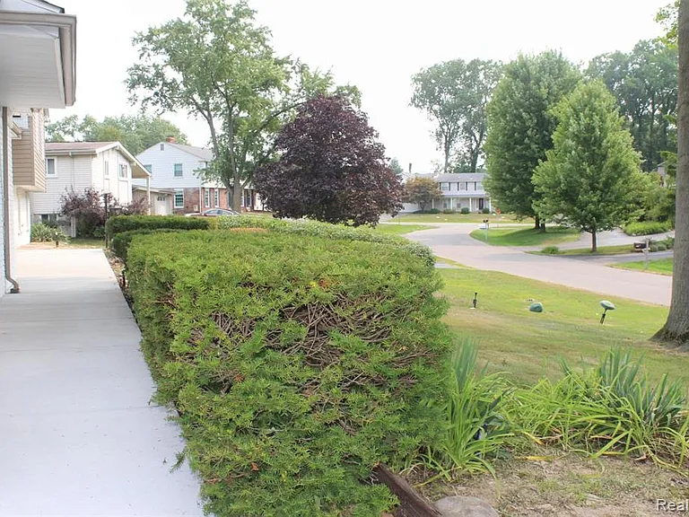 7246 Saint Auburn Dr — Photo 5