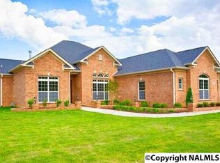 2721 Natures Trl, Owens Cross Roads, AL 35763