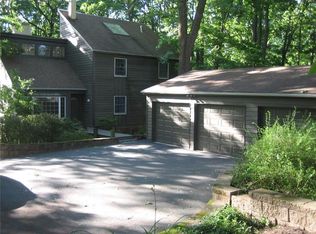 236 Jacobs Creek Rd, Hopewell Twp, NJ 08525